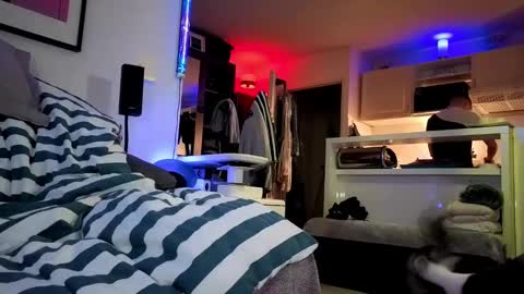 Hugo online show from February 2025 08:42:02 PM