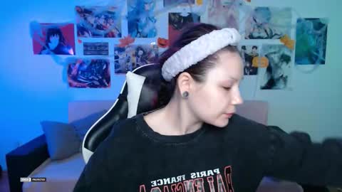 HugoMin online show from November 2025 02:33:01 AM