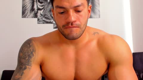 Snapshot of humber_eli chatting on November 2025 01:04:02 PM Eli online show from November 2025 01:04:02 PM