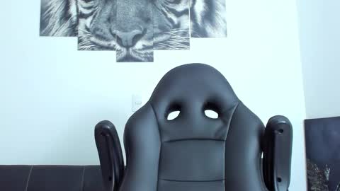 Snapshot of humber_eli chatting on December 2025 01:26:02 AM Eli online show from December 2025 01:26:02 AM