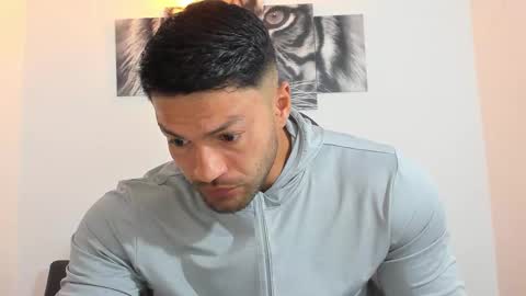 Snapshot of humber_eli chatting on January 2026 11:43:01 PM Eli online show from January 2026 11:43:01 PM