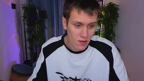 Hunter steele online show from October 2025 01:45:02 PM