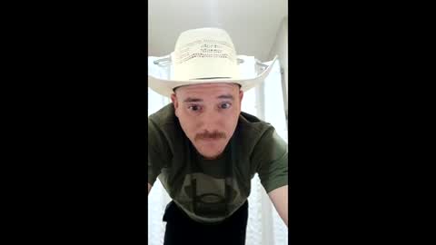 hung_bullrider online show from April 2026 06:55:02 PM