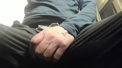 Big uncut cock dripping online show from December 2024 07:58:02 AM