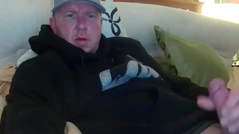 HuingsingleDad79 online show from March 2026 07:10:01 PM