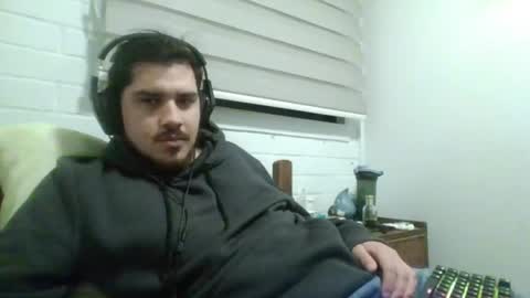 Snapshot of hungweeb chatting on April 2026 02:06:01 AM Rod online show from April 2026 02:06:01 AM