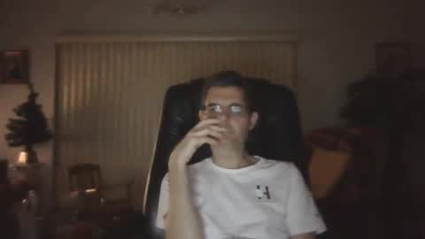 Snapshot of hunkmasclefad458 chatting on December 2025 04:40:02 AM hunkmasclefad458 online show from December 2025 04:40:02 AM