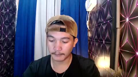 hunkylloyd online show from December 2024 08:49:02 AM