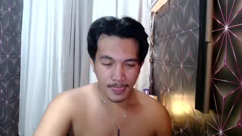 hunkylloyd online show from January 2025 04:06:01 AM