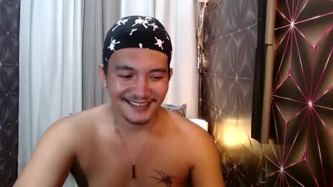 hunkylloyd online show from January 2025 05:30:01 AM