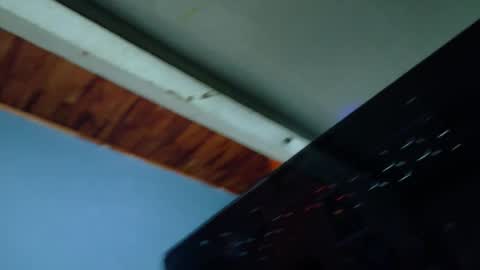 Hunter  online show from October 2025 07:14:02 PM