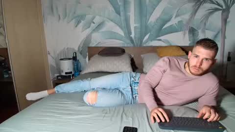 Hunter Bridges online show from November 2025 05:39:01 AM