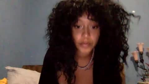 Snapshot of hunyybunz chatting on December 2024 02:24:01 AM Goddess Hunyy online show from December 2024 02:24:01 AM