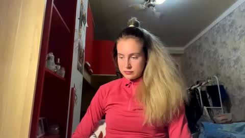 Snapshot of huongbaldinger chatting on November 2025 05:34:01 PM Gloria online show from November 2025 05:34:01 PM