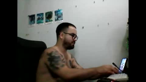 Snapshot of hurtadodirector chatting on April 2026 05:01:02 AM hurtadodirector online show from April 2026 05:01:02 AM