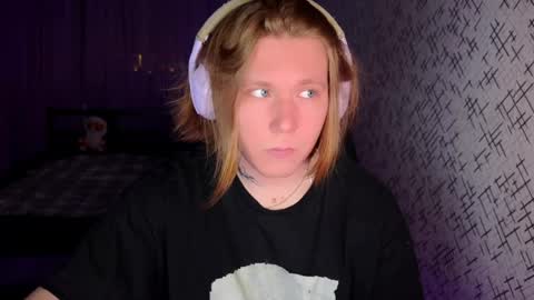 hurtqqq online show from May 2026 07:22:01 PM