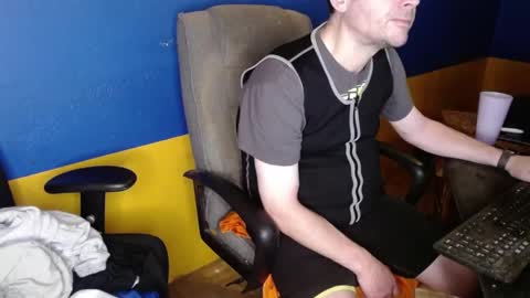 Huskyguy online show from December 2024 05:04:01 AM