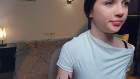 Lily online show from April 2026 12:29:02 PM