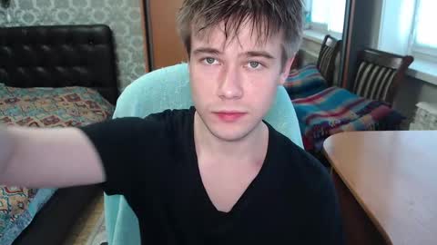 Snapshot of hyakkin chatting on April 2026 06:35:02 AM Tom online show from April 2026 06:35:02 AM