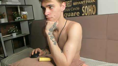 hyper_muse online show from May 2026 01:52:02 PM