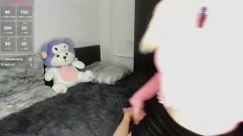 Kate online show from November 2025 03:33:02 PM