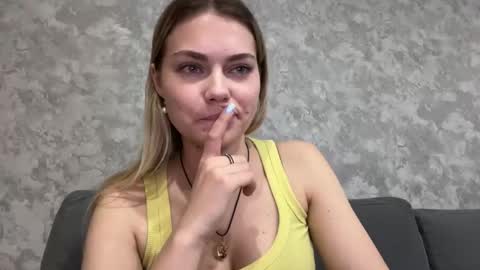 Snapshot of hypnosedesire chatting on May 2026 06:02:02 PM hypnosedesire online show from May 2026 06:02:02 PM