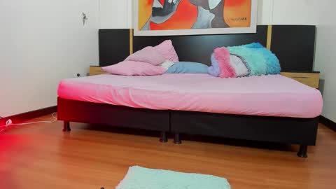 Snapshot of i_am_karoll chatting on December 2025 04:35:02 PM karoll online show from December 2025 04:35:02 PM