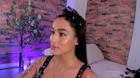 Snapshot of i_am_lucy1 chatting on December 2024 05:07:02 AM Lucy online show from December 2024 05:07:02 AM