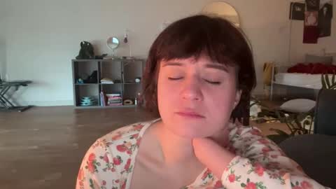 Snapshot of i_love_olive chatting on February 2026 09:40:02 PM Olive online show from February 2026 09:40:02 PM