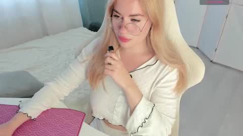 HiI am  EvaPVT is open  online show from November 2025 09:08:02 AM