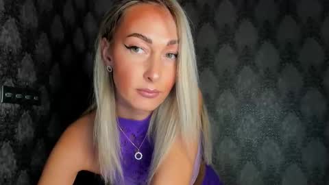 Snapshot of iam_blake chatting on November 2025 06:44:02 PM Blake online show from November 2025 06:44:02 PM