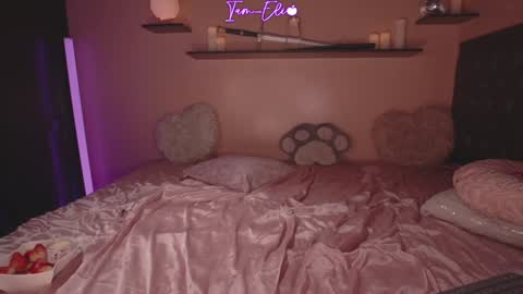 Snapshot of iam_eli chatting on February 2026 01:24:01 AM online show from February 2026 01:24:01 AM