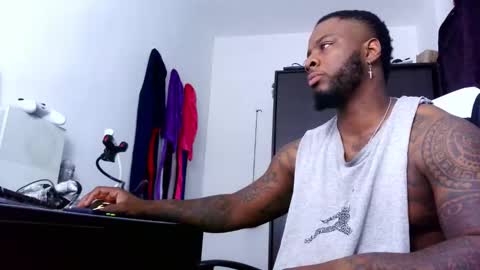 Mr H Independent model online show from October 2025 03:07:02 AM