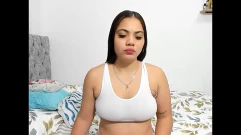 iam_mai online show from November 2025 02:33:02 AM