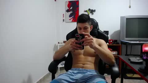 iam_yourbabyprincess_xd online show from November 2025 06:25:01 AM