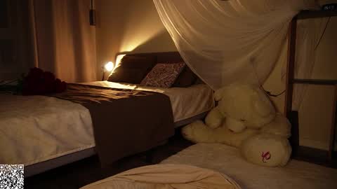 Claire online show from December 2025 08:28:02 PM