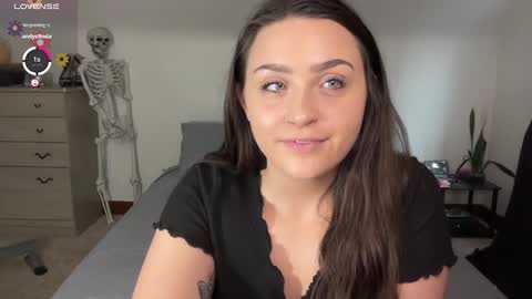 Snapshot of iamcrystalann chatting on February 2025 04:28:01 PM Crystal online show from February 2025 04:28:01 PM