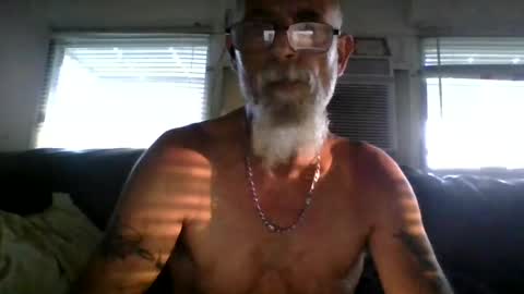 Snapshot of iamgoat_69 chatting on June 2026 10:47:02 AM Goat Lulu Elektra online show from June 2026 10:47:02 AM