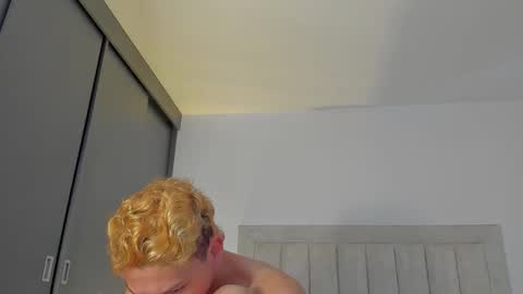 Juliiiiian online show from November 2025 11:20:02 AM