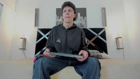 Mariano online show from November 2025 04:01:02 AM