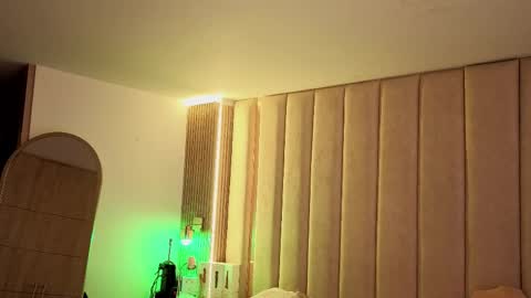 Nyxy online show from April 2026 11:33:01 AM