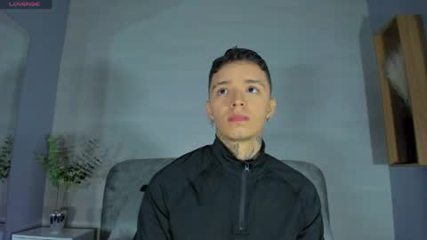 Snapshot of ian_castillo_ chatting on June 2026 11:11:02 AM IAN CASTILLO online show from June 2026 11:11:02 AM