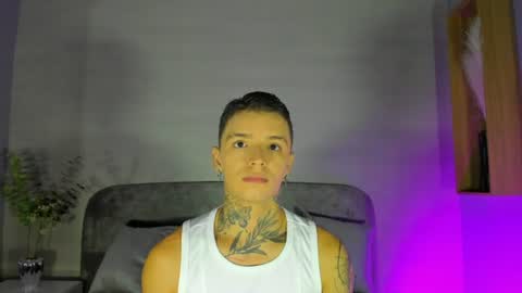 Snapshot of ian_castillo_ chatting on June 2026 11:09:02 AM IAN CASTILLO online show from June 2026 11:09:02 AM