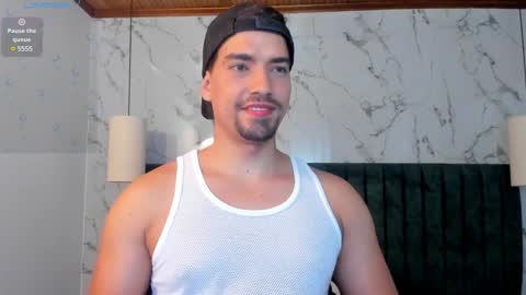 Snapshot of ian_davis chatting on January 2025 11:54:01 PM Ian Davis online show from January 2025 11:54:01 PM