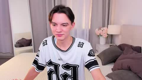 Snapshot of ian_harrickton chatting on March 2026 03:30:01 PM ian online show from March 2026 03:30:01 PM