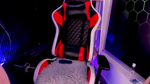 Ian  online show from April 2026 01:21:02 AM