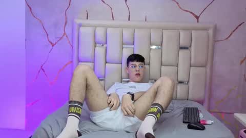 Ian  online show from March 2026 08:36:01 PM