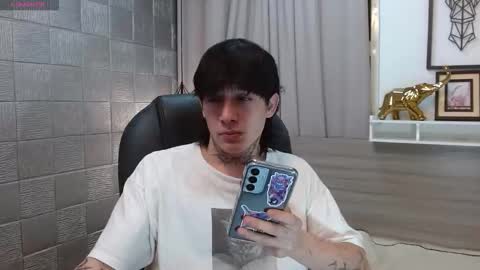 ian online show from December 2025 03:33:01 AM