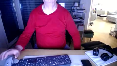 iandy12 online show from April 2026 10:40:01 PM