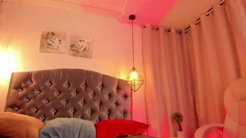 ian  online show from October 2025 03:58:02 AM